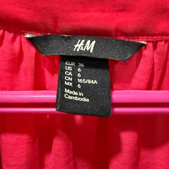 H&M Red Blouse • High-Low Hem • Long Sleeve V-Neck • Size 6 - Picture 2 of 4